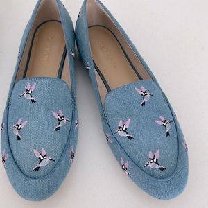 Talbots 9.5M Denim Flats with Embroidered Hummingbirds “ Like New”